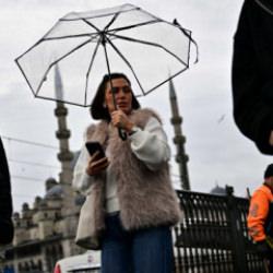 Sağanak yağış geri d&ouml;n&uuml;yor: Meteoroloji uyardı! Hava 8 derece d&uuml;şecek