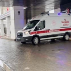 Elazığ&rsquo;da inşaat iskelesi &ccedil;&ouml;kt&uuml;: 4 iş&ccedil;i yaralandı
