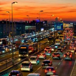 İstanbul'da trafik kilit noktasına geldi