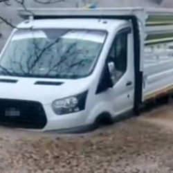 Bitlis'te sel felaketi! Kabus gibi g&ouml;r&uuml;nt&uuml;ler kamerada 