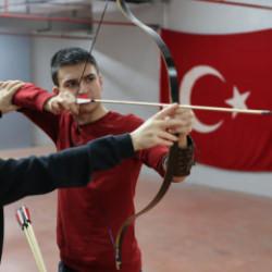 Ok&ccedil;uluk kursunu bitiren gence tarihi dizide rol verildi 