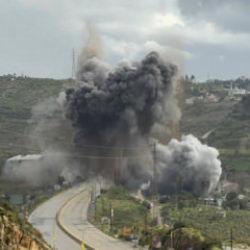 L&uuml;bnan'ın g&uuml;neyi tamamen ayrıldı! Son k&ouml;pr&uuml; de vuruldu