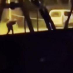 Polisle 3 sokak boyunca &ccedil;atıştı, okul &ouml;n&uuml;nde vurularak etkisiz hale getirildi