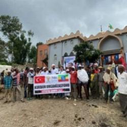 Kurbanda yine yetimler g&uuml;lecek: AK Parti&rsquo;nin 8 yıllık iyilik k&ouml;pr&uuml;s&uuml; b&uuml;y&uuml;yor