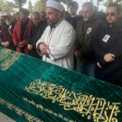 Sanat&ccedil;ı T&uuml;lay &Ouml;zer, son yolculuğuna uğurlandı