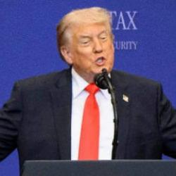 Trump'tan yeni tehdit: İran d&ouml;n&uuml;ş&uuml; gemimiz oraya yanaşacak!