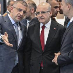 Bakan Şimşek&rsquo;ten SAHA 2026'ya ziyaret: "Savunma sanayii ekonominin motoru olacak!"