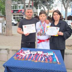 Kuyucak'ta skandal iddia! CHP'li Başkan &ouml;fkesini 13 yaşındaki milli sporcudan &ccedil;ıkardı