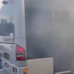 Şişli'de metrob&uuml;ste yangın: Ekipler m&uuml;dahale etti!