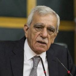Ahmet T&uuml;rk kimdir, aslen nerelidir? K&uuml;rdistan lafı &ccedil;ileden &ccedil;ıkarttı!