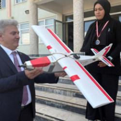 Milletvekili Canbey'den Edremit Anadolu İmam Hatip Lisesi &ouml;ğrencilerine tebrik ziyareti 