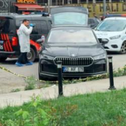 Bağcılar'da esrarengiz &ouml;l&uuml;m! Kendi aracının bagajında bulundu...