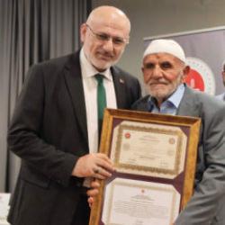 İbrahim dede 87 yaşında hafız oldu 