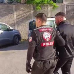 Dayısını d&ouml;verek &ouml;ld&uuml;r&uuml;p, cesediyle 3 g&uuml;n kalan ş&uuml;pheli tutuklandı