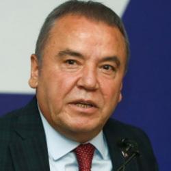 Muhittin B&ouml;cek hastaneye kaldırıldı