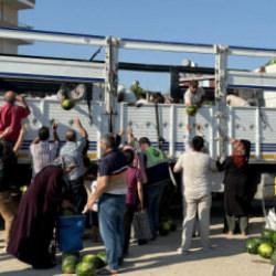 Mersin'de 30 tonluk hayır! Vatandaşa bedava dağıttı 