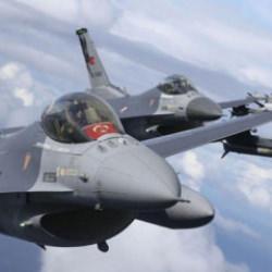 T&uuml;rk u&ccedil;akları Yunan bakanı taciz etti mi? Resmi a&ccedil;ıklama geldi