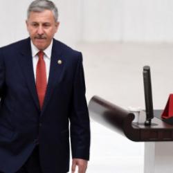 Bakan &Ccedil;ift&ccedil;i'nin 'Kud&uuml;s' hayalinden rahatsız olan Sel&ccedil;uk &Ouml;zdağ'dan akla ziyan a&ccedil;ıklama