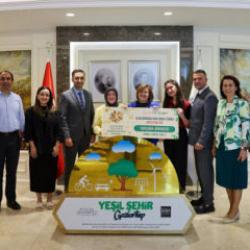 Başkan Şahin, uluslararası başarı elde eden &ouml;ğrencileri ağırladı