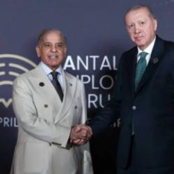 Pakistan Başbakanı Şerif, Cumhurbaşkanı Erdoğan'a teşekk&uuml;r etti