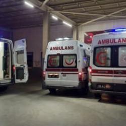 D&uuml;ğ&uuml;n kana bulandı! 15 yaşındaki &ccedil;ocuk 11 kişiyi yaraladı 