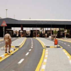 Kriz b&uuml;y&uuml;yor: Libya 4 &uuml;lkeye kapılarını kapattı