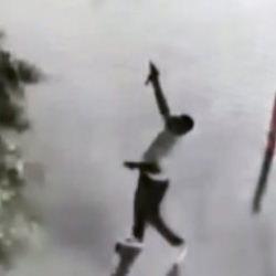 Adana'da dehşet! "G&uuml;r&uuml;lt&uuml;" uyarısı alan maganda siteyi taradı