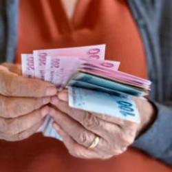 Milyonlarca emekliye zamlı maaş takvimi netleşti! Fark &ouml;demeleri ağustosta yapılacak