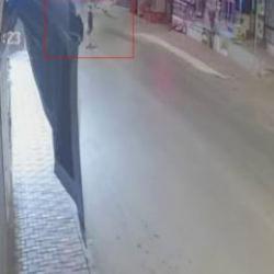 İş yerine kurşun yağdıran 2 &ccedil;ocuk yakalandı! Tehdit mesajları akıl sorgulattı