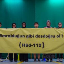 Esenlerli gen&ccedil;lerden Yeditepe &Uuml;niversitesi&rsquo;ndeki olaylara ayetli mesaj