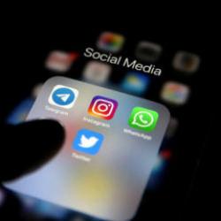 Gece 12'den sonra Instagram ve Tiktok'a erişim kesiliyor: işte İngiltere'nin yeni yasağı!