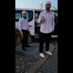 Polonya'da ırk&ccedil;ı provokasyon: Namaz kılan M&uuml;sl&uuml;manlara saldırdı