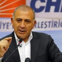 &Ouml;zg&uuml;r &Ouml;zel'in yeni parti kararının ardından G&uuml;rsel Tekin'den ilk mesaj