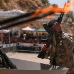 T&uuml;rkiye'de tarihi g&uuml;n! 12 maddelik &ccedil;er&ccedil;eve yasa bug&uuml;n Meclis'e sunuluyor