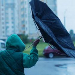 Balkanlardan geliyor! İstanbul dahil bir&ccedil;ok ilde alarm verildi, hızı 80 km'yi bulacak