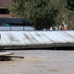 İstanbul'da feci kaza! &Ccedil;elik &ccedil;atı iş&ccedil;ilerin &uuml;zerine &ccedil;&ouml;kt&uuml;: 1'i ağır 2 yaralı