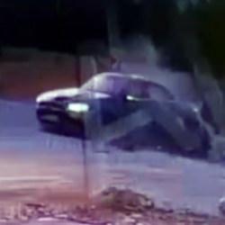 Muğla'da motosiklet s&uuml;r&uuml;c&uuml;s&uuml;n&uuml;n can verdiği feci kaza kamerada