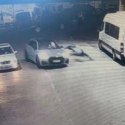 Edirne'deki feci anların g&ouml;r&uuml;nt&uuml;s&uuml; ortaya &ccedil;ıktı: İki kişiyi b&ouml;yle ezip ka&ccedil;mış!