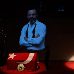 Serhat Kılı&ccedil; i&ccedil;in Harbiye'de duygusal t&ouml;ren: G&ouml;zyaşları sel oldu