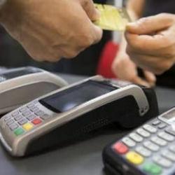 Kredi kartıyla &ouml;deyen dikkat! Komisyonu kılıfına yasal fren: Başvuran geri alabilir