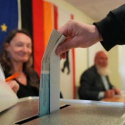Almanya'da kritik se&ccedil;im g&uuml;n&uuml;! Merz partisini acil toplantıya &ccedil;ağırdı
