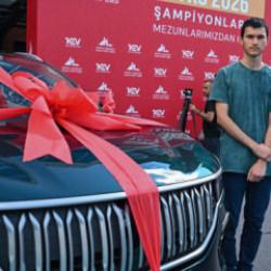 İmam Hatip okullarında yeni d&ouml;nem heyecanı! Sıfır kilometre otomobil hediye edildi