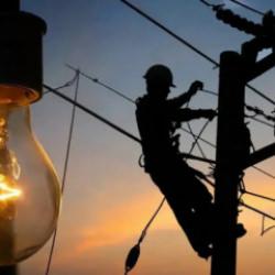 İstanbul'un 17 il&ccedil;esinde elektrik kesintisi! Saatler s&uuml;recek