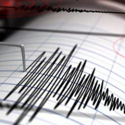 Son dakika: Kuşadası'nda 3,8 b&uuml;y&uuml;kl&uuml;ğ&uuml;nde deprem meydana geldi