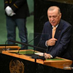 C&uuml;neyt &Ouml;zdemir, Erdoğan'ın BM konuşmasını yorumladı: &Ccedil;ok akıllıca bir strateji