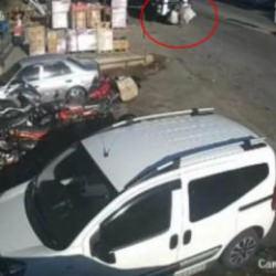 Manisa'da kahreden kaza: Gen&ccedil; iş&ccedil;i &ccedil;&ouml;p kamyonunun altında can verdi