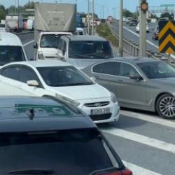 İstanbul'da akılalmaz g&ouml;r&uuml;nt&uuml;ler: Trafikten sıkılıp ters y&ouml;ne girdiler!