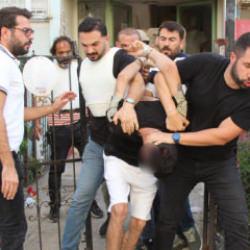 Adana'da hareketli anlar: Polise ateş a&ccedil;ıp el bombasının pimini &ccedil;eken firari yakalandı
