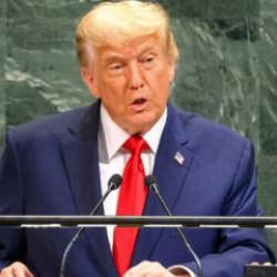Trump, BM'de konuştu: Gr&ouml;nland'a iki b&uuml;y&uuml;k askeri &uuml;s inşa edeceğiz