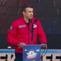 Şanlıurfa'da TEKNOFEST heyecanı! Sel&ccedil;uk Bayraktar'dan &ouml;nemli mesajlar